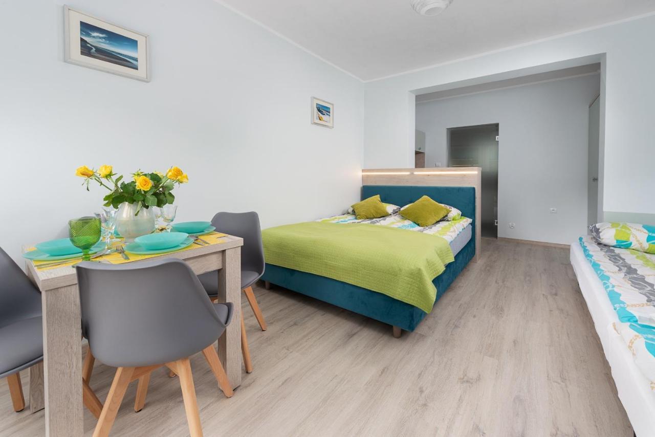 Roza Baltyku - Apartamenty I Pokoje A Debki Exterior photo