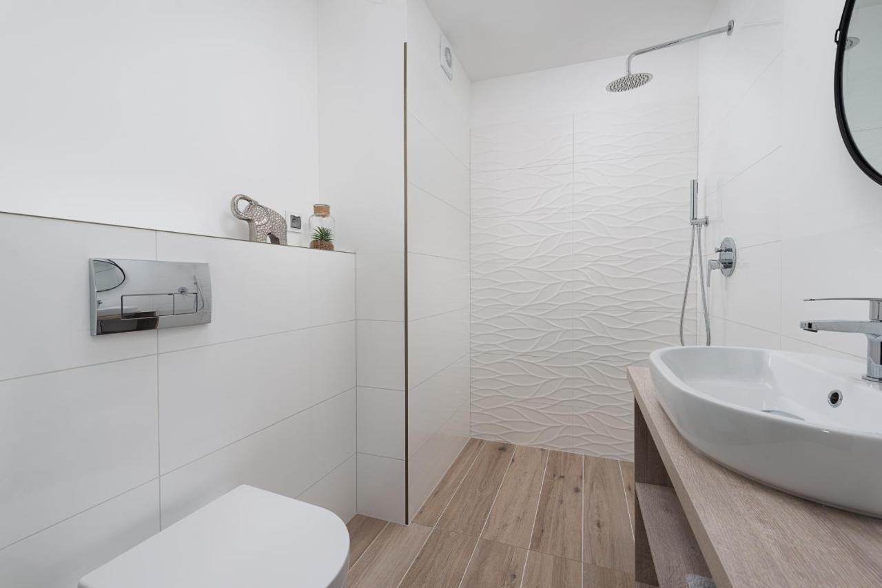 Roza Baltyku - Apartamenty I Pokoje A Debki Exterior photo